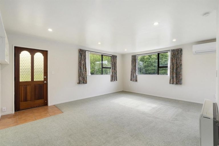 Photo of property in 2/27 Aberfoyle Place, Parklands, Christchurch, 8083