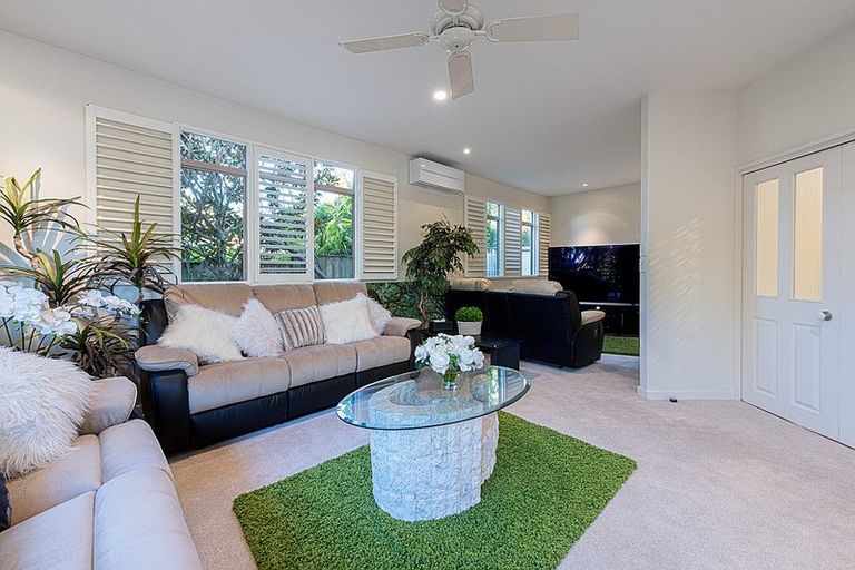 Photo of property in 3/284 Lake Road, Hauraki, Auckland, 0622