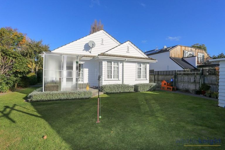 Photo of property in 1 Chepstow Avenue, Fendalton, Christchurch, 8052