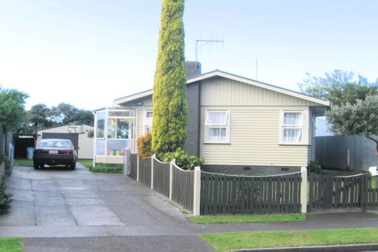 Photo of property in 18 Dinwiddie Avenue, Onekawa, Napier, 4110