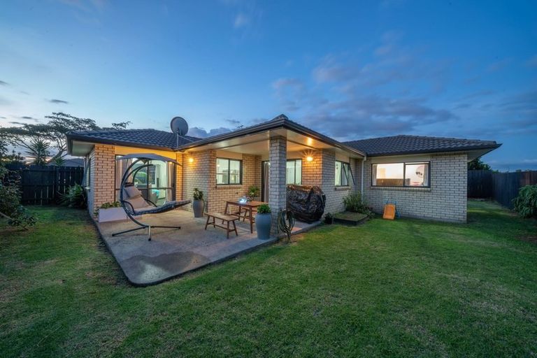 Photo of property in 45 Nicholas Gibbons Drive, Clendon Park, Auckland, 2103