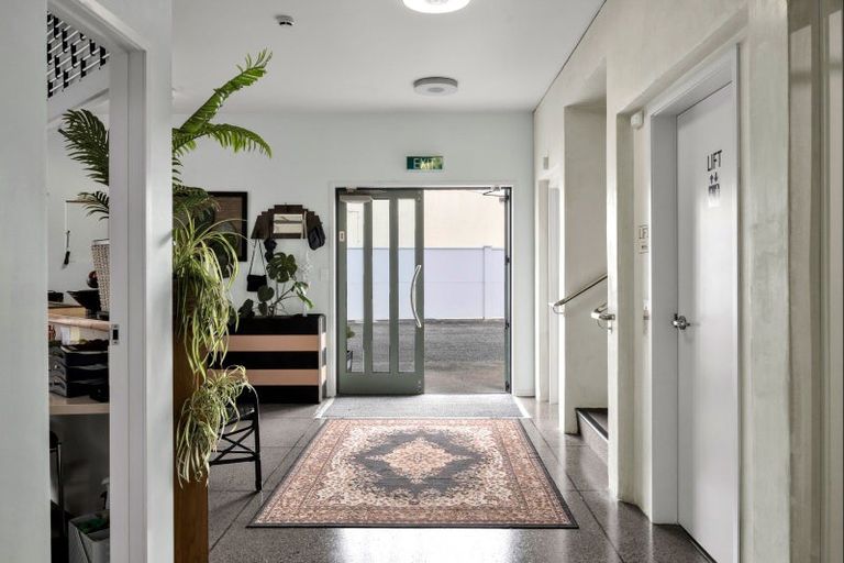 Photo of property in Headlands Opunake, 32 Fox Street, Opunake, 4616