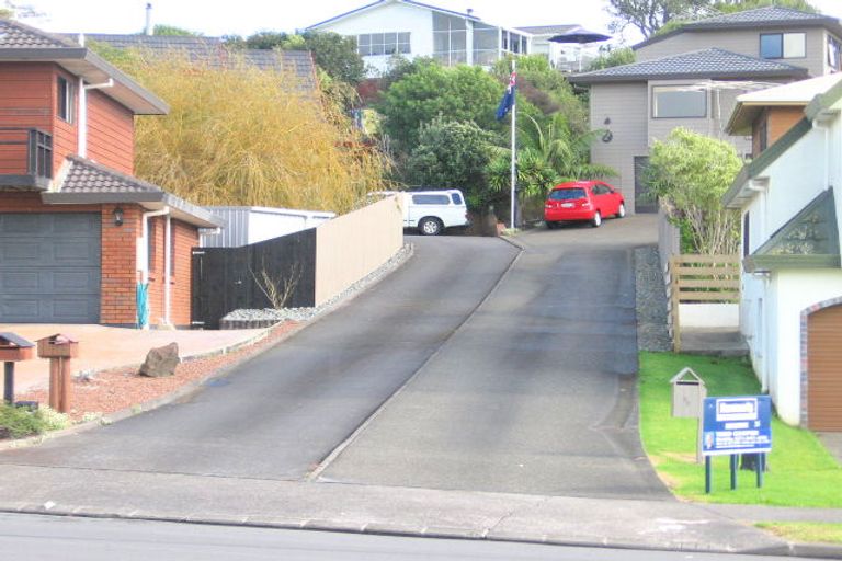 Photo of property in 37 William Bayes Place, Red Beach, 0932