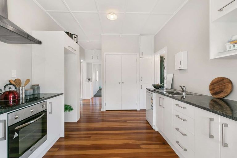 Photo of property in 96 Harris Street, Pukekohe, 2120