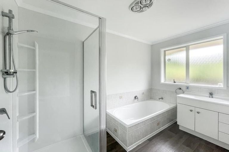 Photo of property in 9 Glenside Rise, Grandview Heights, Hamilton, 3200