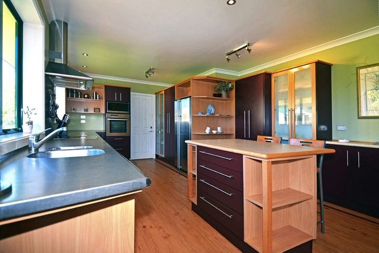 Photo of property in 33 Mokena Kohere Street, Manakau, Levin, 5573