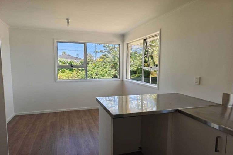 Photo of property in 8 Newham Place, Henderson, Auckland, 0612