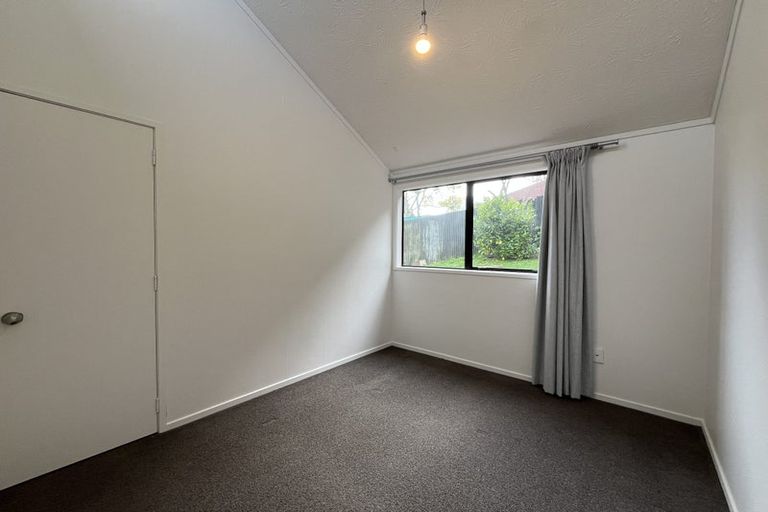 Photo of property in 26 Orinda Close, Botany Downs, Auckland, 2010