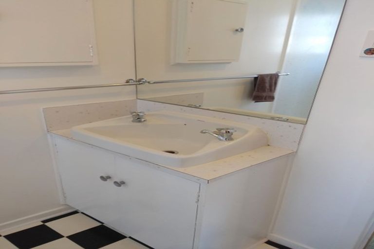 Photo of property in 25 Fulford Street, New Plymouth, 4310