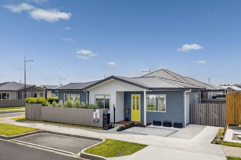 Photo of property in 30 Whareatua Avenue, Takanini, 2112