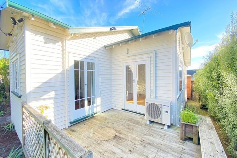 Photo of property in 122 Rathgar Road, Henderson, Auckland, 0610