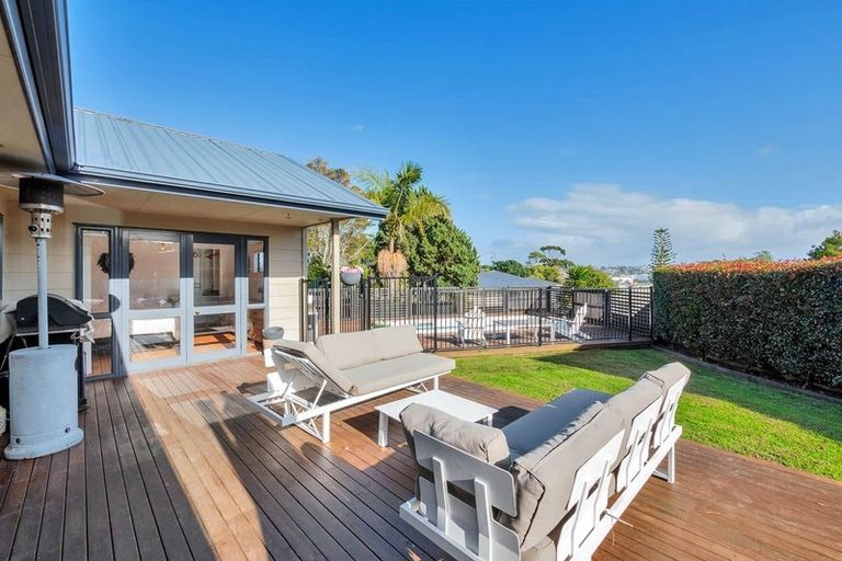 Photo of property in 2/103 Bond Crescent, Forrest Hill, Auckland, 0620