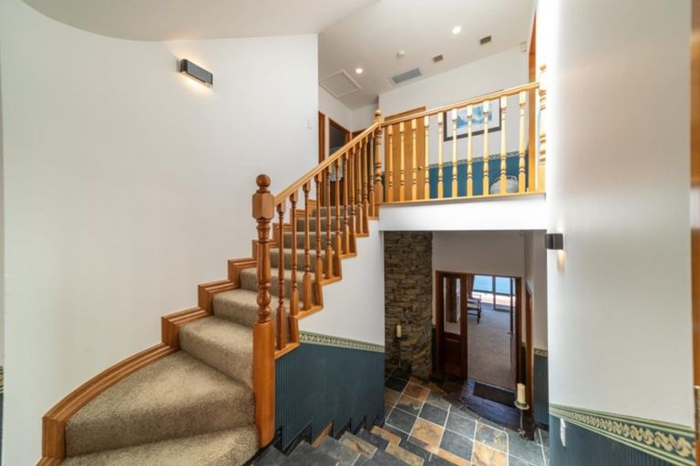 Photo of property in 10 Peregrine Place, Queenstown, 9300