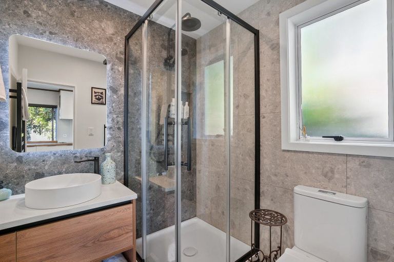 Photo of property in 2 Evergreen Place, Sunshine Bay, Queenstown, 9300