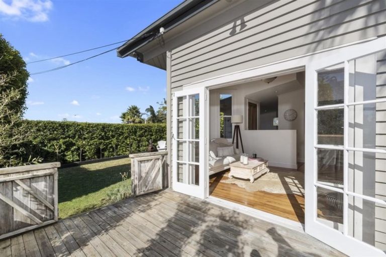 Photo of property in 1/86 Birkenhead Avenue, Birkenhead, Auckland, 0626
