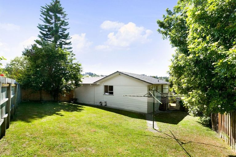 Photo of property in 19 Spinella Drive, Bayview, Auckland, 0629