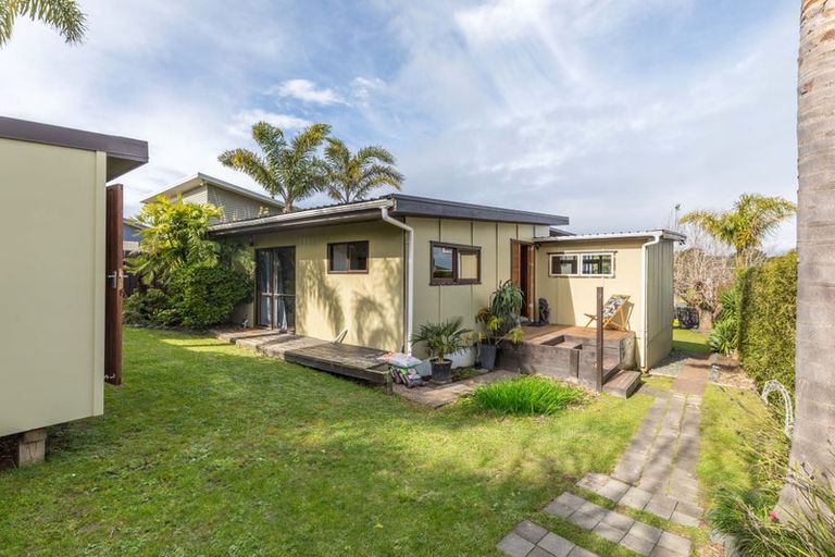 Photo of property in 35 Neptune Avenue, Beach Haven, Auckland, 0626