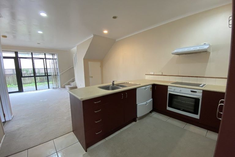 Photo of property in Tuscany Towers, 53/1 Ambrico Place, New Lynn, Auckland, 0600