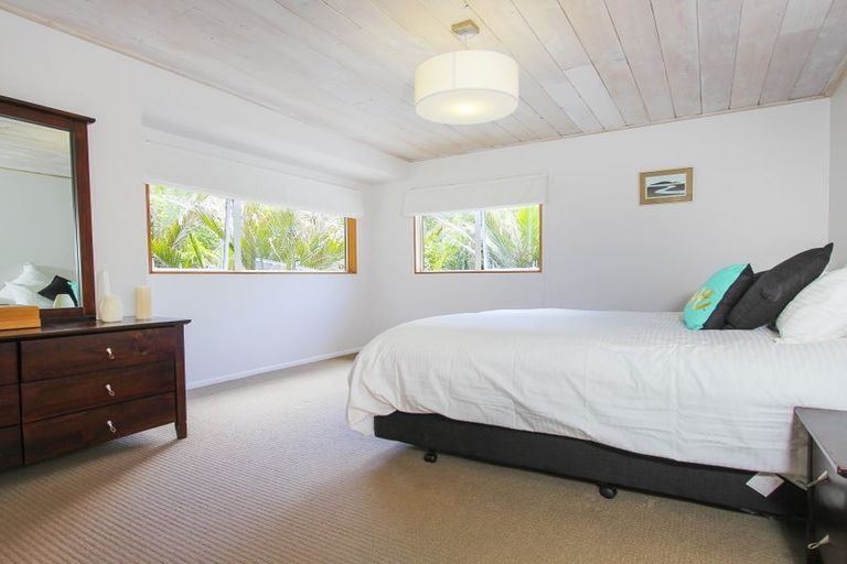 Photo of property in 74 Otitori Bay Road, Titirangi, Auckland, 0604