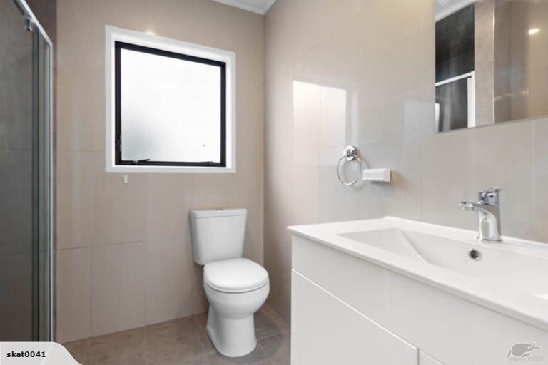 Photo of property in 19 Crosby Road, West Harbour, Auckland, 0618