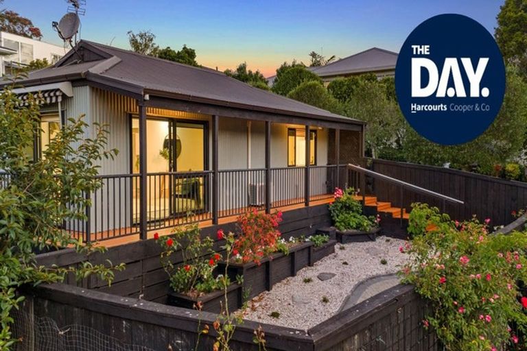 Photo of property in 293a Beach Road, Campbells Bay, Auckland, 0630