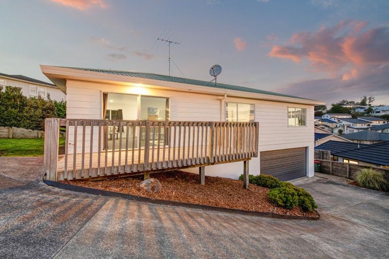 Photo of property in 1 Weka Close, Red Beach, 0932