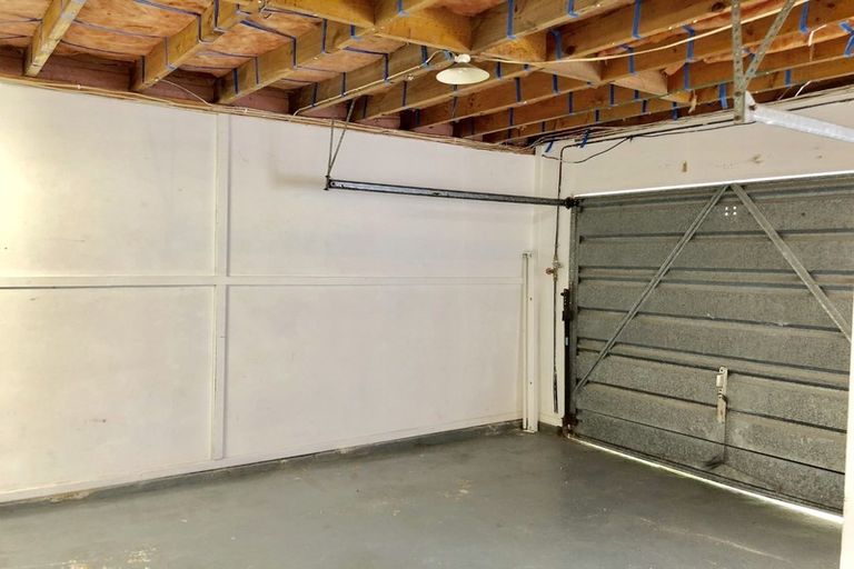 Photo of property in 36 Kurnell Drive, Botany Downs, Auckland, 2010