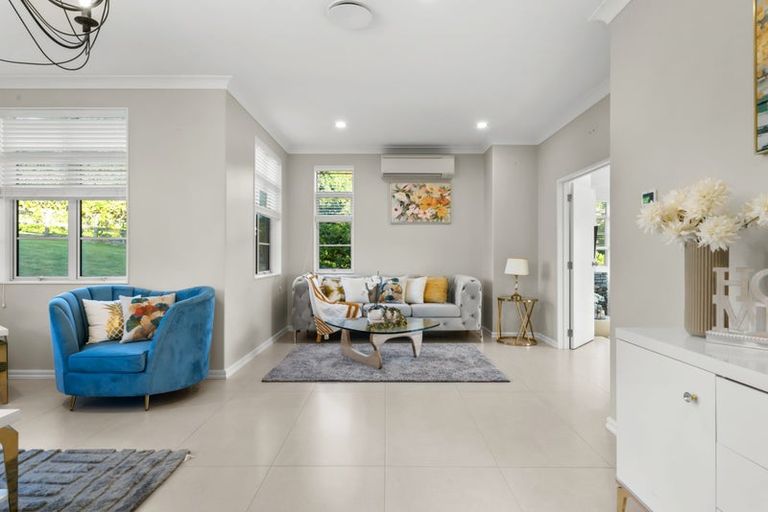 Photo of property in 16 Michael Bosher Way, Flat Bush, Auckland, 2019