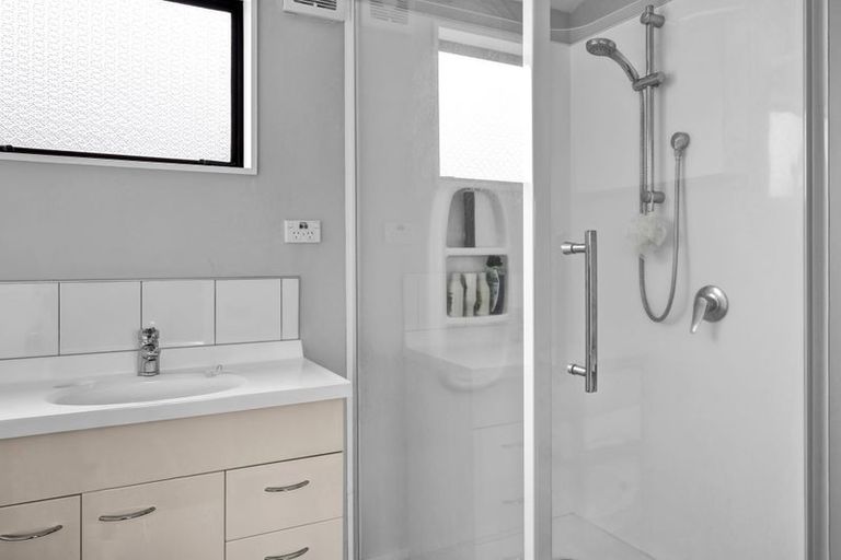 Photo of property in 11 County Drive, Hawera, 4610