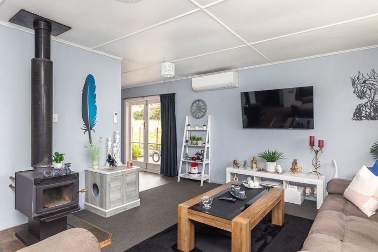 Photo of property in 881 Cowper Road, Dannevirke, 4976