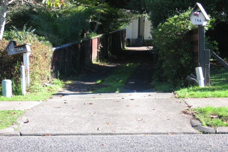 Photo of property in 1/144 Edgewater Drive, Pakuranga, Auckland, 2010