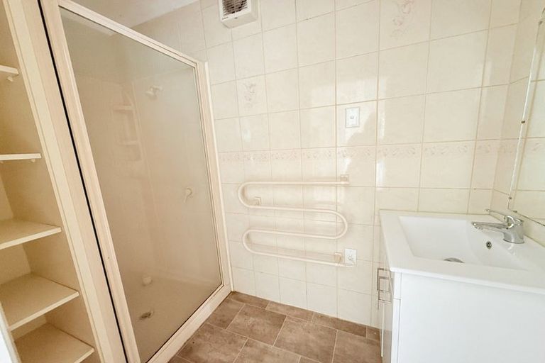 Photo of property in 5 Waiteata Road, Kelburn, Wellington, 6012