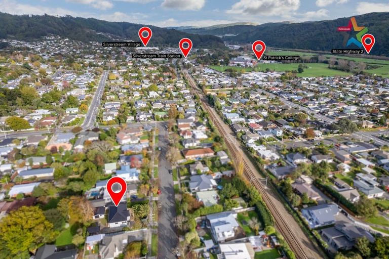 Photo of property in 15 Heretaunga Square, Silverstream, Upper Hutt, 5019