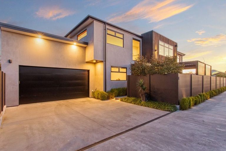 Photo of property in 122a Clyde Road, Ilam, Christchurch, 8041