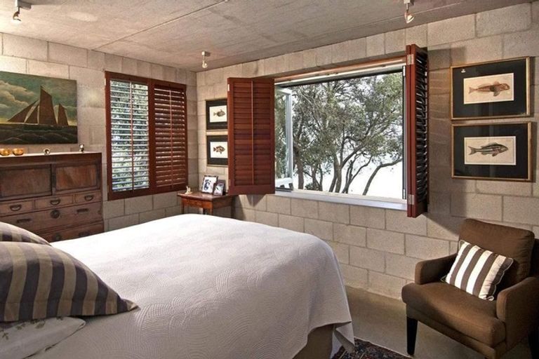 Photo of property in 25a Stanley Point Road, Stanley Point, Auckland, 0624