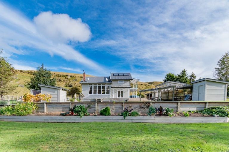 Photo of property in 10122 State Highway 1, Taihape, 4795