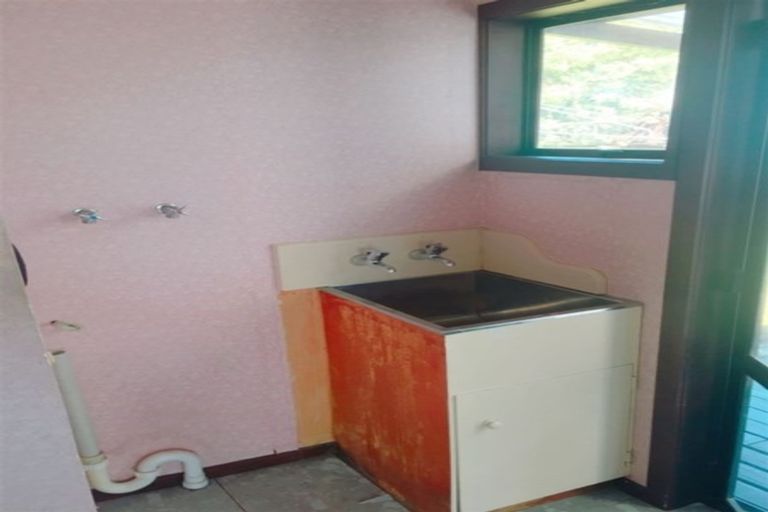 Photo of property in 2/64 Mcleod Road, Te Atatu South, Auckland, 0610