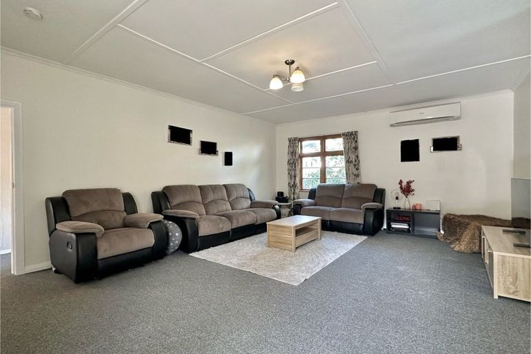 Photo of property in 12 Henry Street, Ebdentown, Upper Hutt, 5018