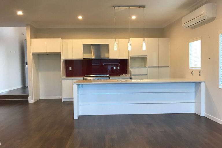 Photo of property in 48 Butler Stoney Crescent, Silverdale, 0932