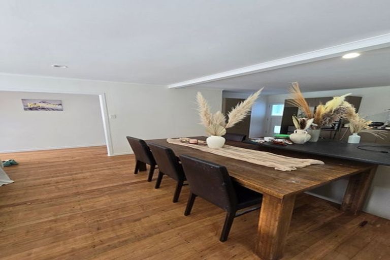 Photo of property in 17 Collingwood Road, Waiuku, 2123