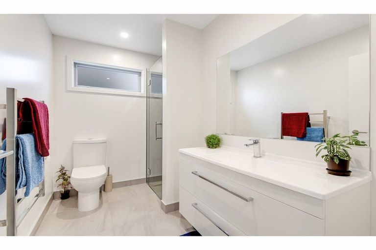 Photo of property in 2/36 Shirley Road, Richmond, Christchurch, 8013