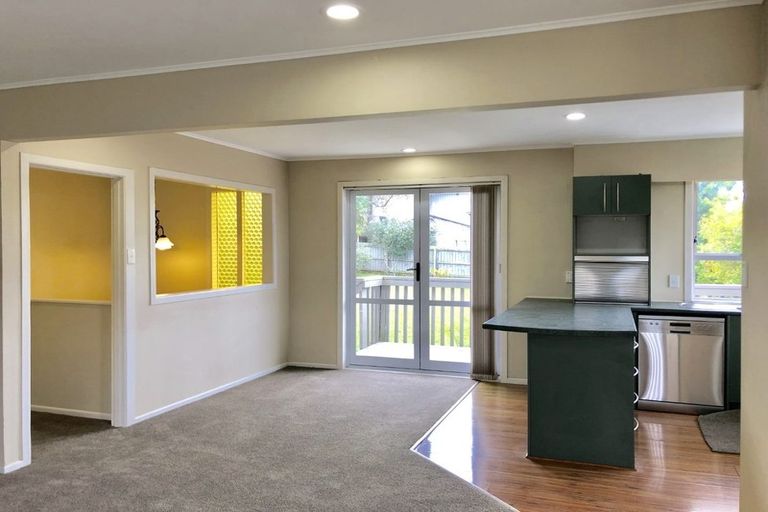 Photo of property in 36 Kurnell Drive, Botany Downs, Auckland, 2010