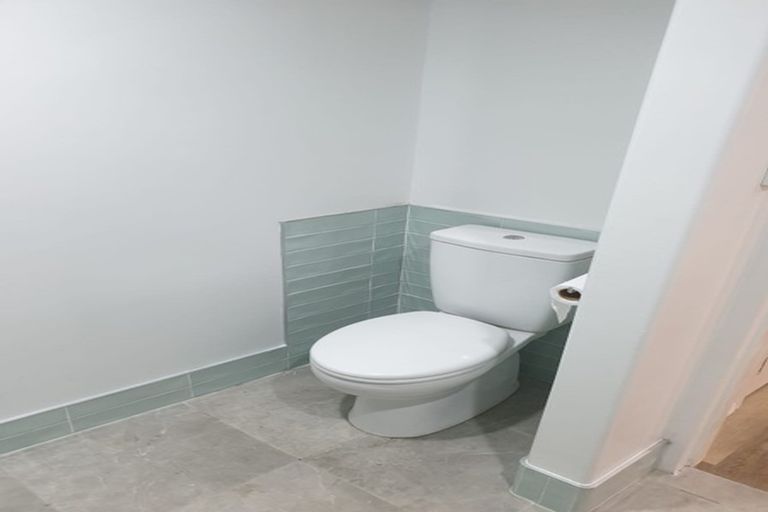 Photo of property in 42 Martin Street, Monaco, Nelson, 7011