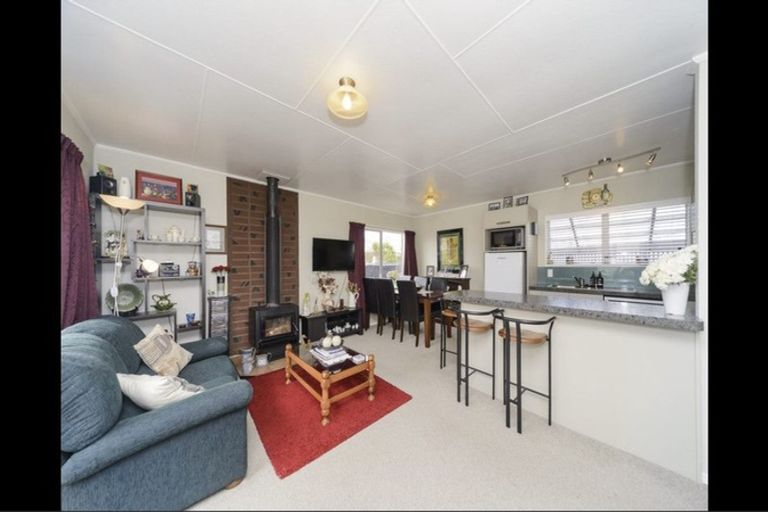 Photo of property in 35 Peter Hall Drive, Kelvin Grove, Palmerston North, 4414