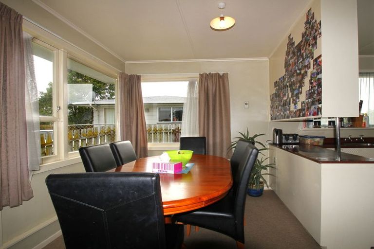 Photo of property in 16 Rhodes Drive, Kelvin Grove, Palmerston North, 4414