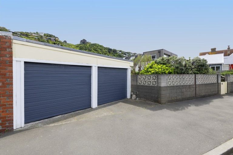 Photo of property in 224 Queens Drive, Lyall Bay, Wellington, 6022