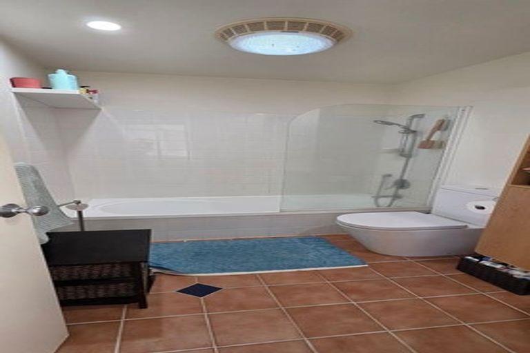 Photo of property in 11/2 Armoy Drive, East Tamaki, Auckland, 2016