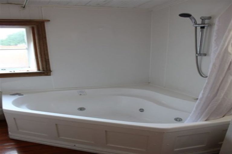 Photo of property in 147 Victoria Road, Saint Clair, Dunedin, 9012