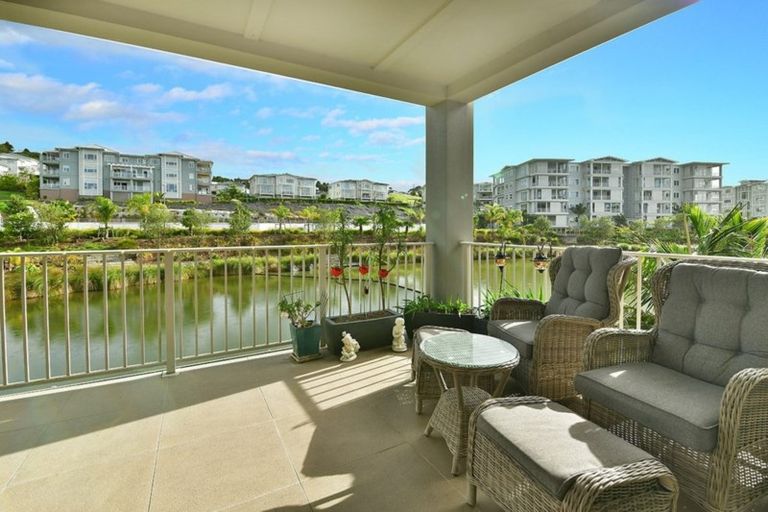 Photo of property in 19 Parkside Drive, Orewa, 0931