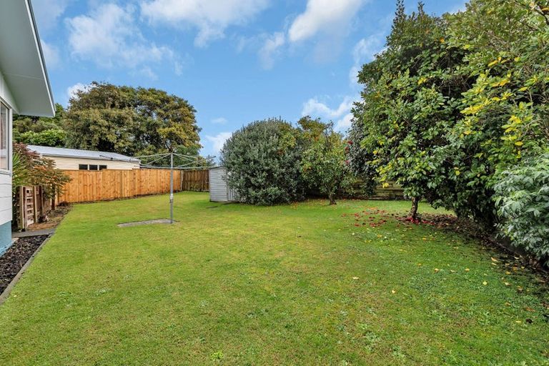 Photo of property in 10 Gannet Place, One Tree Point, 0118